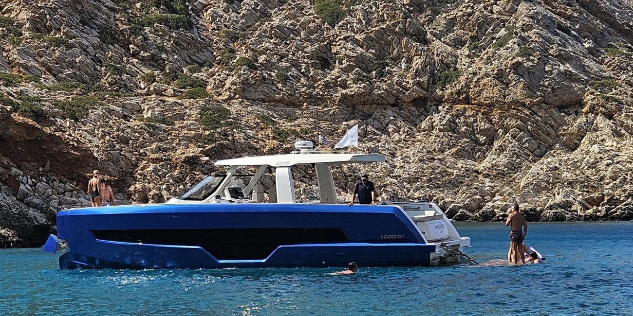 sunset-on-a-luxury-yacht